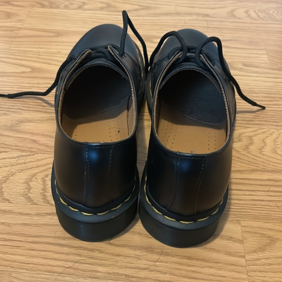 Womens Size 8 Doc Marten Shoes - Picture 3 of 4